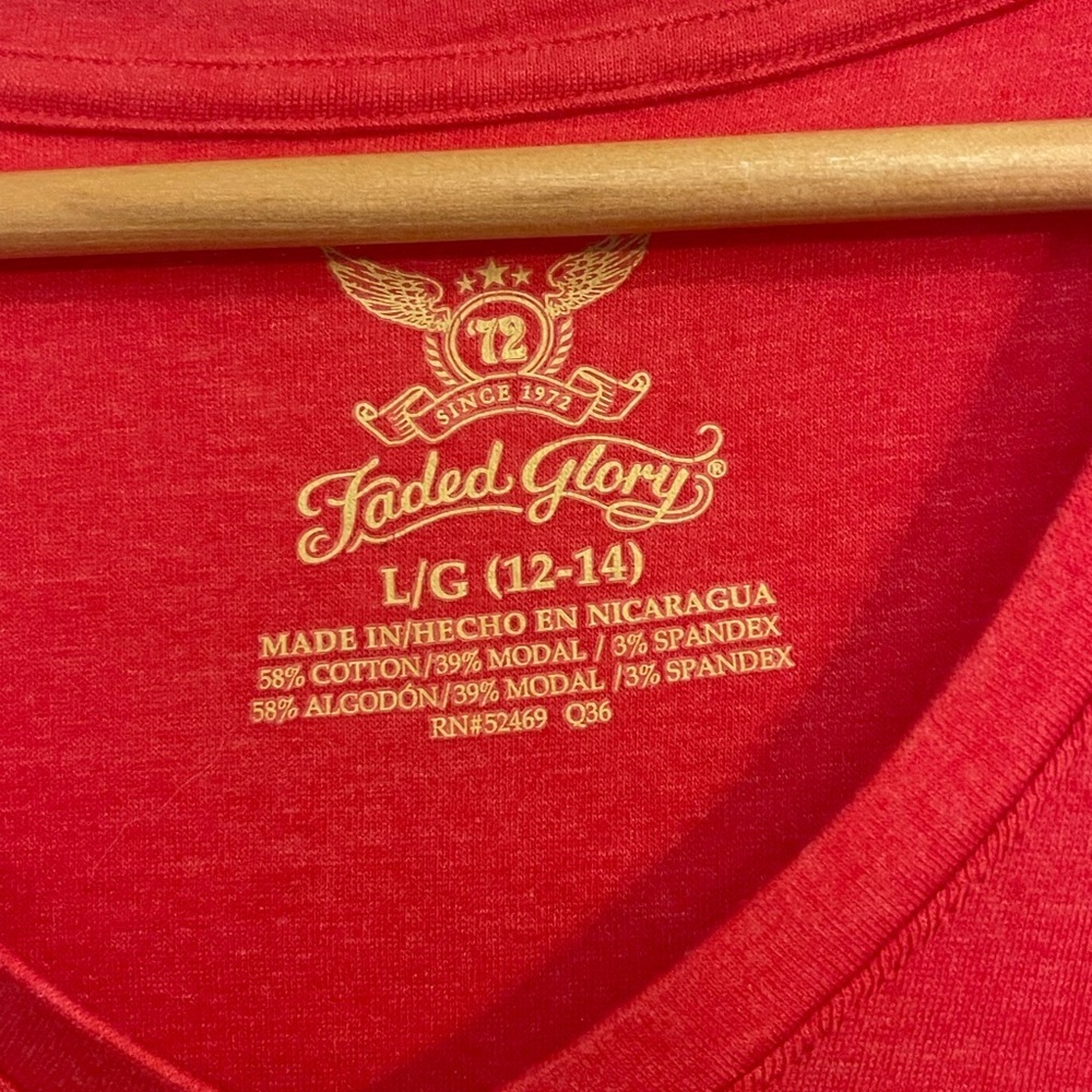 ⭐️Faded Glory Women's V-Neck Tee in Bright Red - Picture 2 of 3